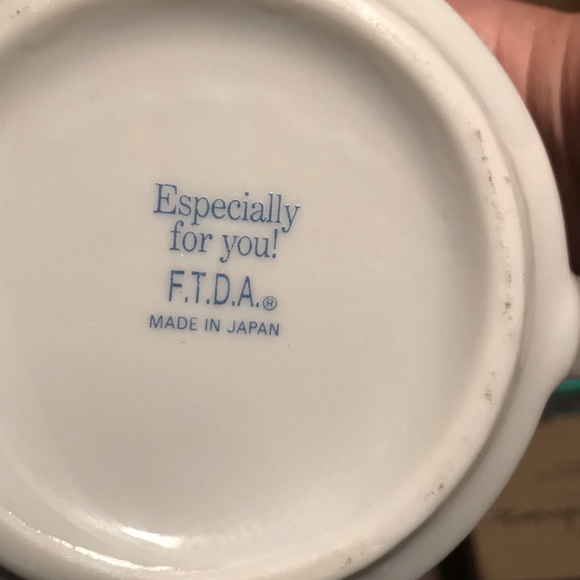 FTD Flower Vase Porcelain Flower Butterfly Ladybug - Picture 4 of 4